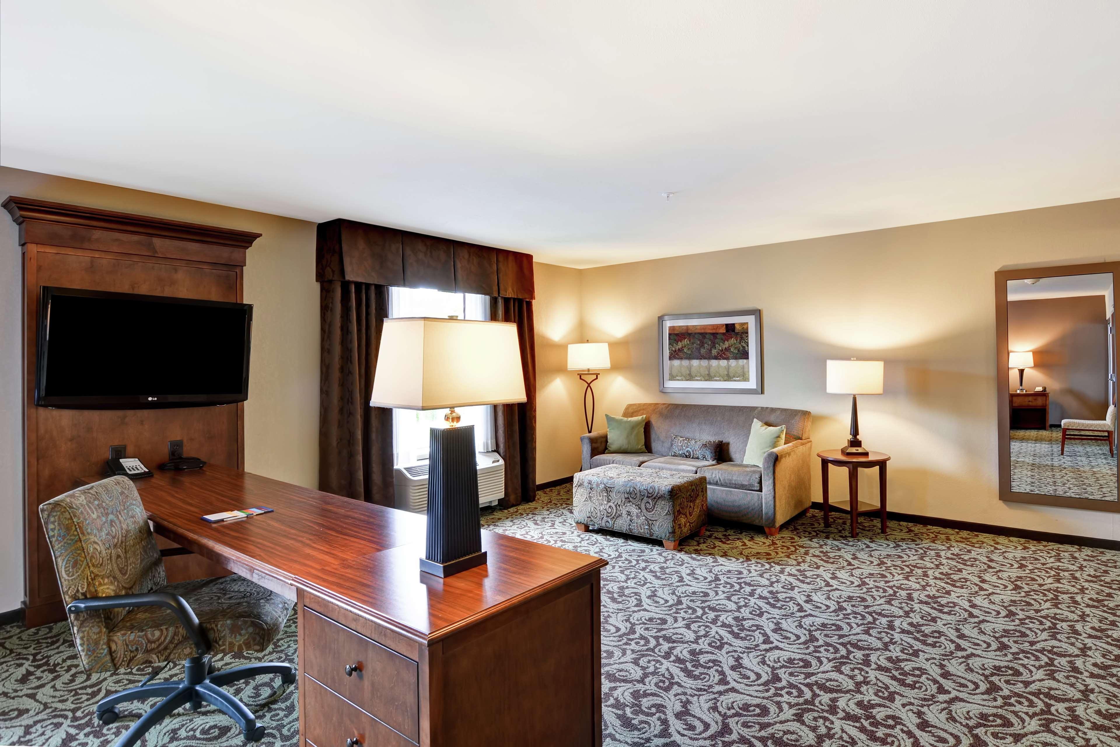 Hampton Inn And Suites New Hartford/Utica Extérieur photo