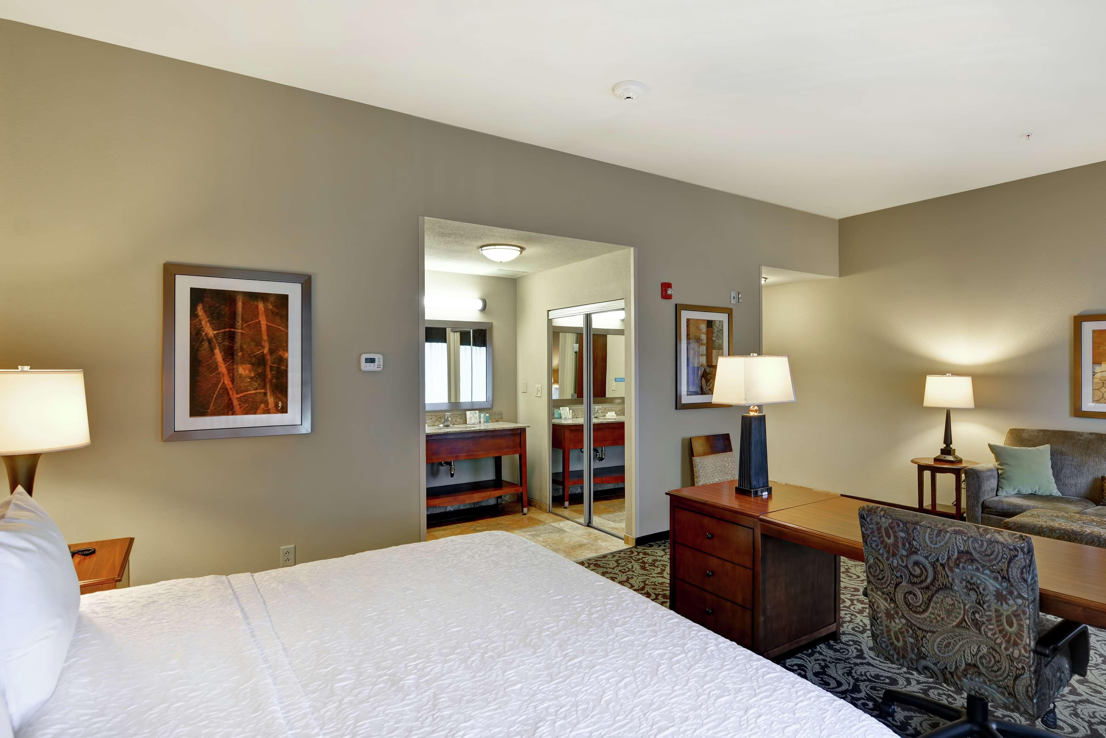 Hampton Inn And Suites New Hartford/Utica Extérieur photo