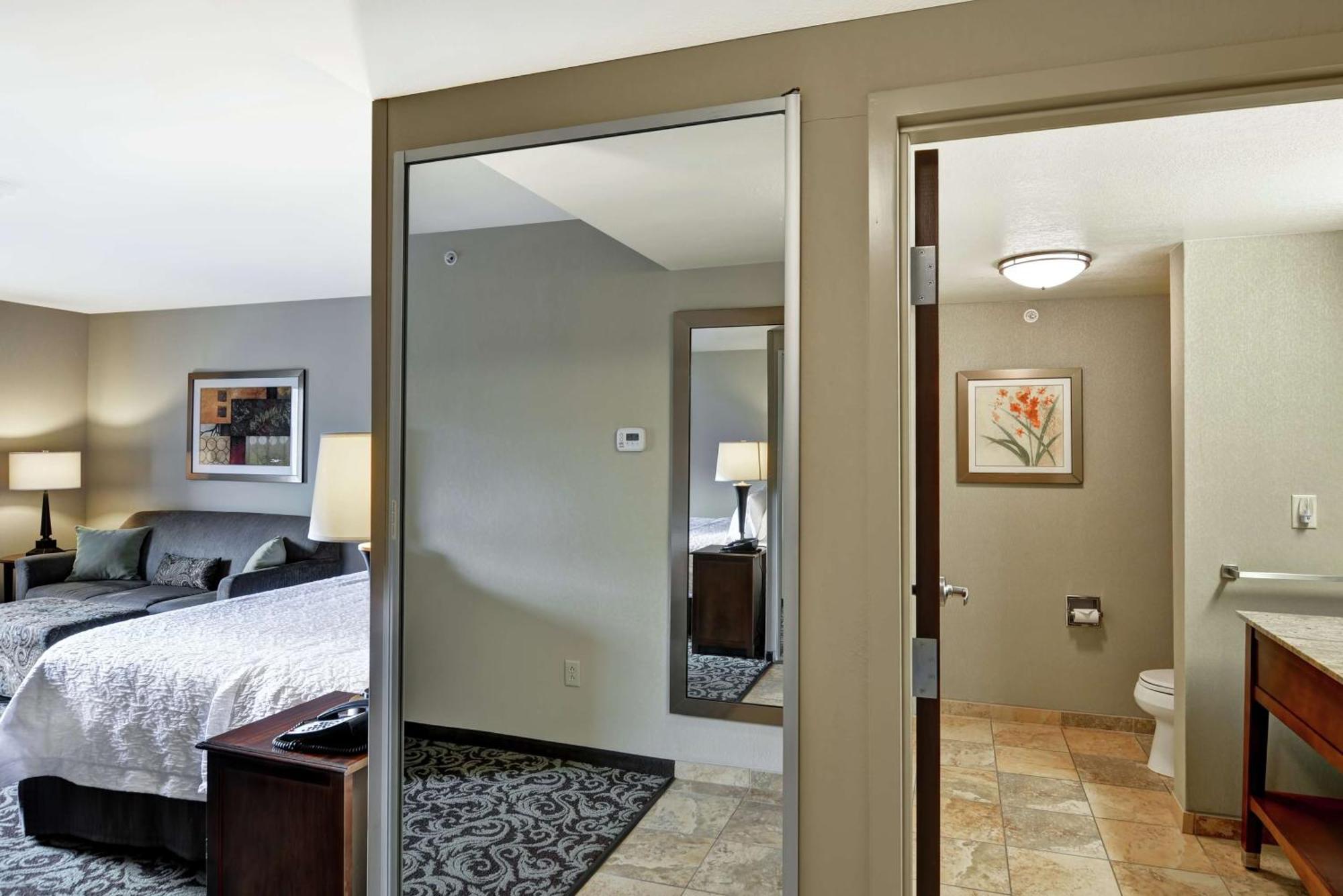 Hampton Inn And Suites New Hartford/Utica Extérieur photo